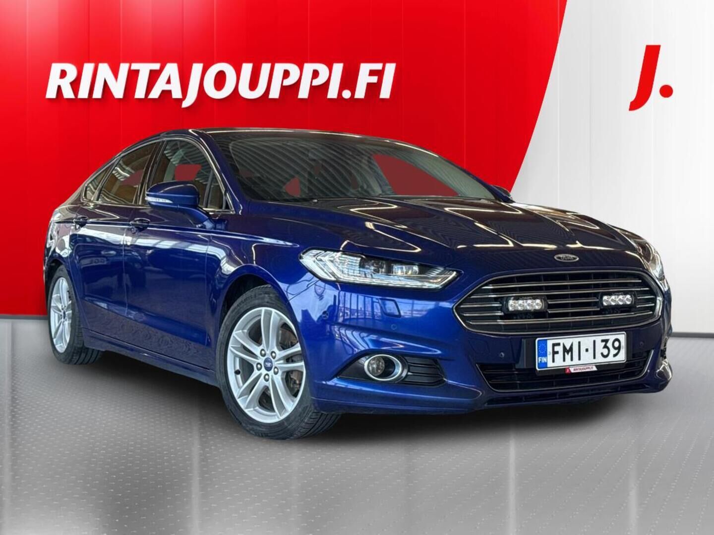 Sininen Ford Mondeo
